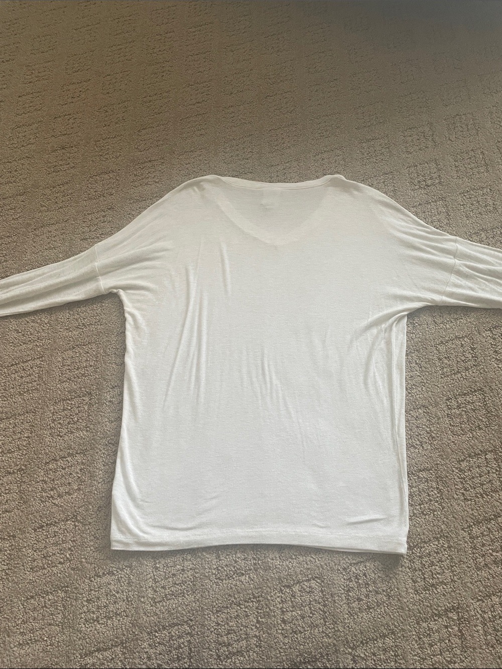 CAbi Long Sleeve V-Neck Serenity Tee in White - Picture 2 of 2